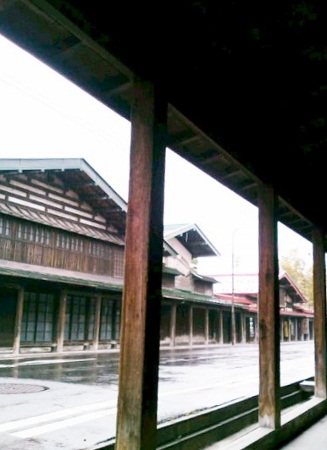 chisama-2011-05-07T12_09_41-2-thumbnail2 (327x450).jpg